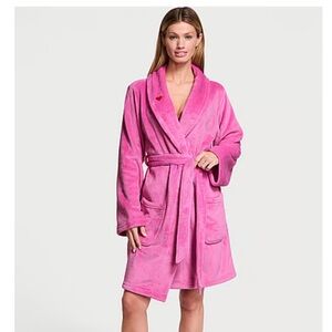 Victoria's Secret Limited Edition Valentines Day Pink Plush Robe